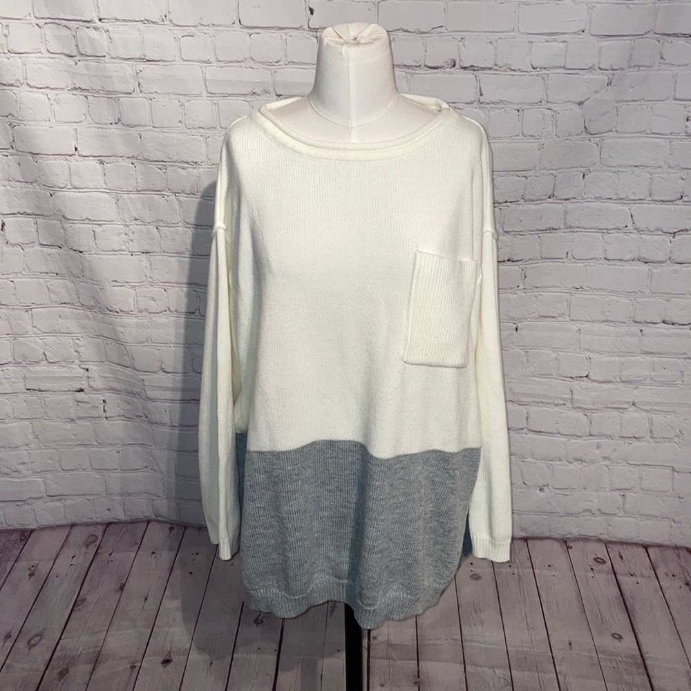 Pink Lily Women's White & Gray Sweater